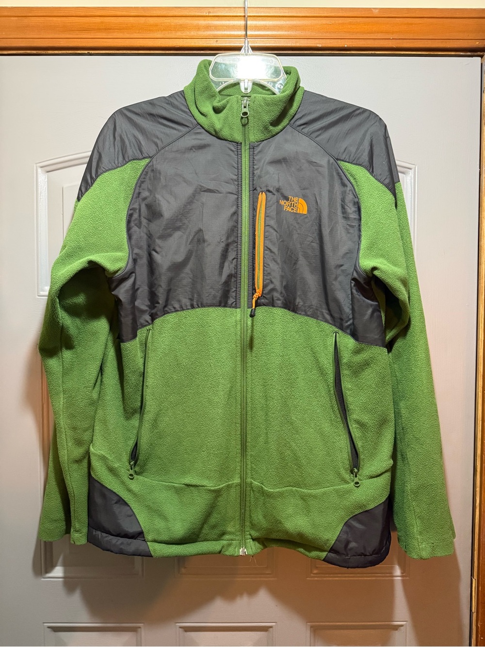 The North Face Green & navy Men's Performance Fleece Jacket (med)